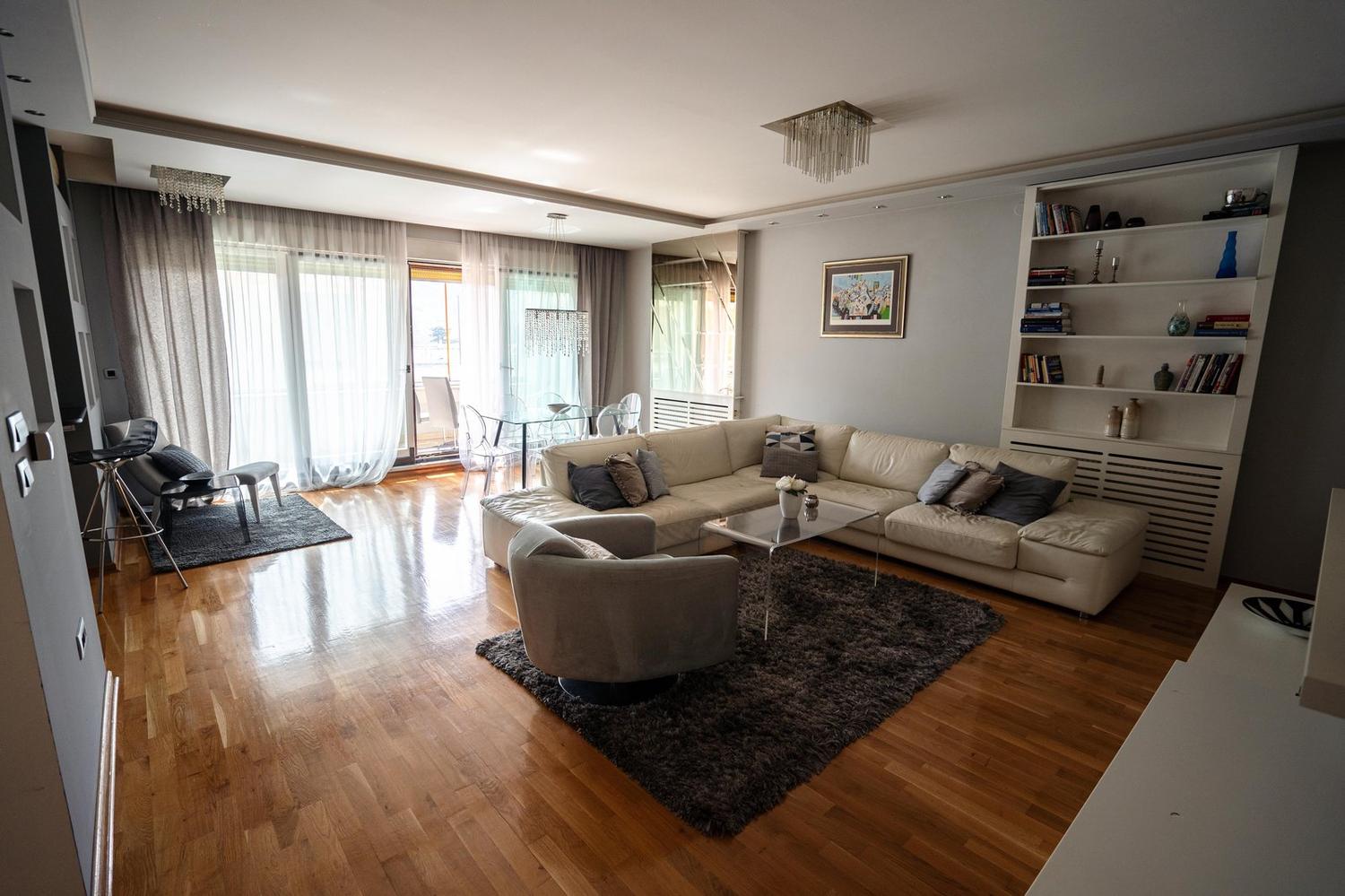 Rondo Condo, dnevni boravak
